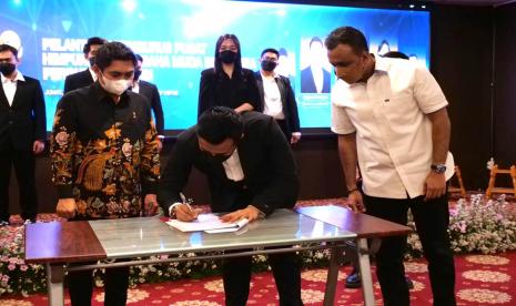 Acara pelantikan Pengurus Himpunan Pengusaha Muda Indonesia Perguruan Tinggi (Hipmi PT) di Sekretariat BPP HIPMI Sahid Sudirman Centre Lantai 21, Jumat (18/2/2022).