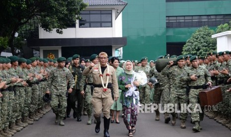 Acara pelepasan mantan Pangkostrad Letjen TNI Agus Kriswanto di Serambi Kehormatan Makostrad, Jakarta, Senin (23/7).