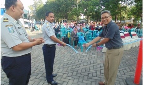 Acara pelepasan rombongan 'Mudik Bareng BEM Unair' Surabaya, Selasa (15/7)