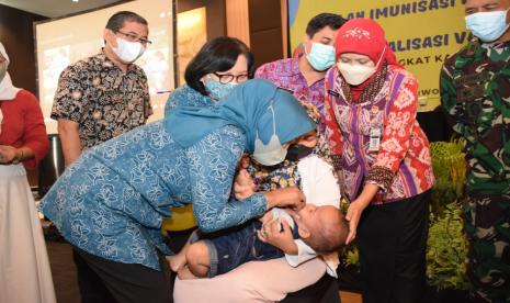 Acara pencanangan bulan imunisasi anak nasional di Kabupaten Banyumas. 