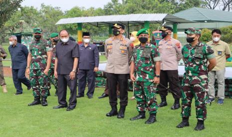  Acara Pengantaran Satgas Pamwil Obvitnas PT Freport Indonesia Yonif 405/SK, Sabtu (21/5). 