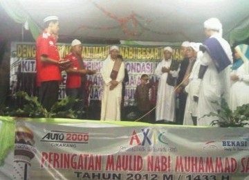 Acara peringatan Maulid Nabi dan baksos oleh AXIC Bekasi.