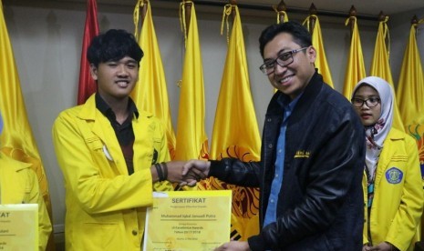 Acara talks show & penyerahan penghargaan UI Excellent Awards kepada 10 mahasiswa UI berprestasi.