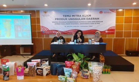  Acara temu mitra KUKM produk unggulan daerah di Samarinda, Kalimantan Timur (Kaltim).