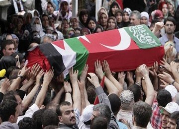 Acara pemakaman aktivis Turki yang tewas akibat serangan Israel, dilakukan di Masjid Fatih, Istanbul, Kamis 3 Juni 2010.