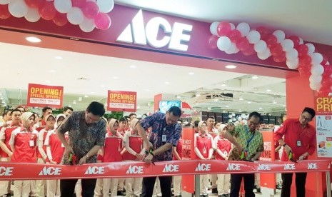 PT ACE Hardware Indonesia Tbk (ACES) membagikan dividen sebesar Rp 532,7 miliar dari tahun buku 2022,