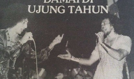 Achmad Albar menyanyikan Lagu Begadang dan Rhomra Irama menyanyikan lagu 'Neraka Jahanam' pada pagelaran panggung perdamaian antara musik Rock dan dandgut pada tahun 1977, di Stadion Senayana.