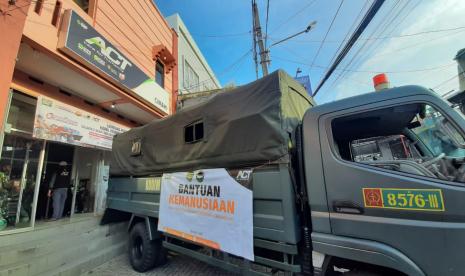 ACT mengirimkan bantuan berupa truk kemanusiaan untuk bencana longsor di Sumedang.