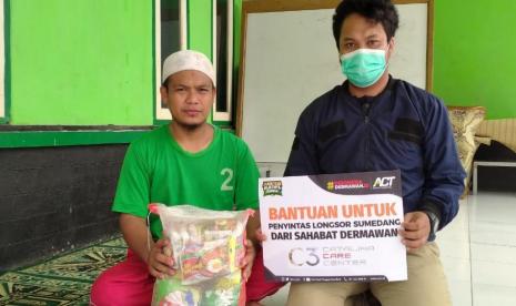 ACT dan Calina Care Center (C3) salurkan bantuan bagi penyintas longsor Sumedang.