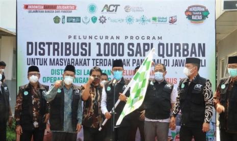 ACT melalui Global Qurban berikhtiar mendistribusikan 1.000 sapi kurban untuk masyarakat terdampak pandemi di Jawa-Bali yang merupakan wilayah paling terdampak di Indonesia.