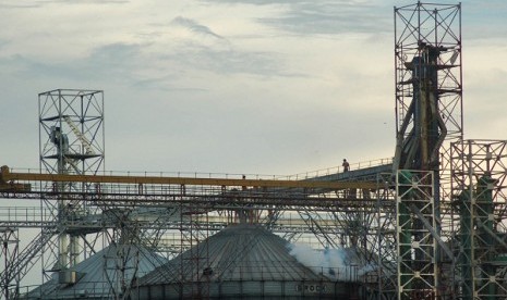 Activities in Padang Industrial Park in Padang Pariaman, West Sumatra (file photo)  