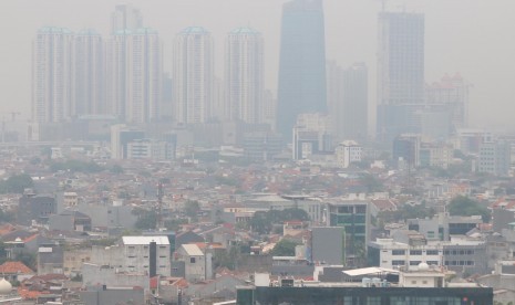 Ada sejumlah faktor yang mempengaruhi kesehatan kulit, polusi dan kabut asap termasuk berdampak negatif di kulit.