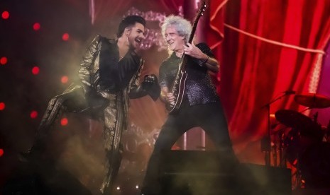 Adam Lambert (kiri) dan gitaris Queen Brian May tampil di Global Citizen Festival 2019, Central Park, New York, AS, pada Sabtu (28/9).