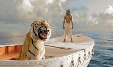 Adegan Pi dan seekor harimau Bengal dalam --Life of Pi-- film terbaru Ang Lee