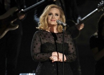 Adele dalam ajang Grammy 2012