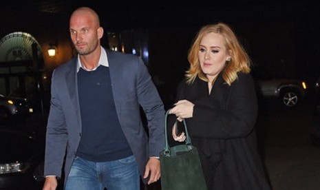 Adele dan pengawal pribadinya Peter Van der Veen.