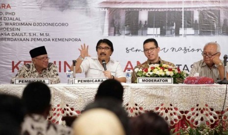 Adhyaksa Dault saat menjadi pembicara di Seminar Nasional 