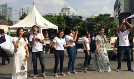 Adinda Thomas dan sejumlah mahasiswa gelar aksi dukung seni Indonesia