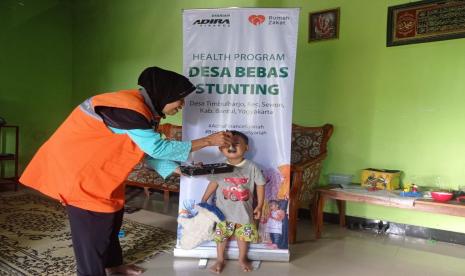 Adira Finance Syariah bekerjasama dengan Rumah Zakat telah rutin memberikan Pemberian Makanan Tambahan (PMT) kepada balita resiko stunting 