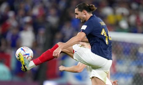  Adrien Rabiot dari Prancis kembali menjadi starter di final setelah absen pada laga semifinal.