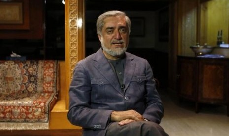 Afghan presidential candidate and former foreign minister Abdullah Abdullah speaks during an interview in Kabul April 9, 2014.