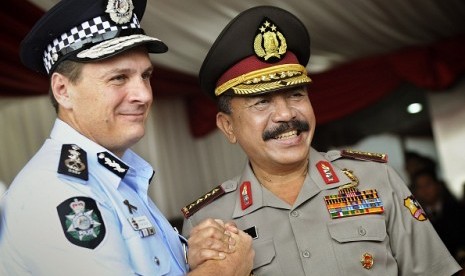 AFP Comissioner, Tony Negus (left) and Chief of Indonesian Police General Timur Pradopo (file photo)