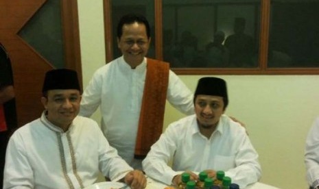 Afrizal Sinaro (tengah) bersama Mendibud Anies Rasyid Baswedan (kiri) dan Ustadz Yusuf Mansur.