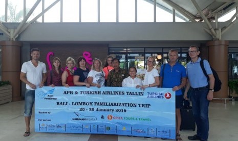 Agen travel dari Estonia usai famtrip Lombok di Bandara Internasional Lombok, NTB, Senin (28/1).