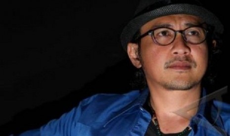 Agus Kuncoro berperan sebagai KH Wahid Hasyim dalam film 'Sang Kyai'.