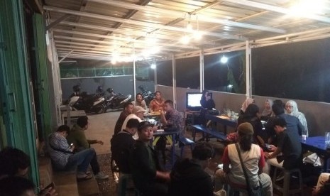 ahasiswa dan alumni muda IPB yang tergabung dalam Kopi Warung Pemula dengan tema 