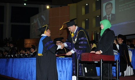 Aher diwisuda di IPB