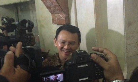 Ahok tiba di kantor Bareskrim Gambir, Jakpus, Senin (24/10). Ahok diperiksa terkait dugaan penistaan agama.