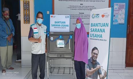 Ainun merupakan orang tua Siswa Kelas 2 SD Juara Al Hikmah. Dirinya tidak menyangka mendapatkan bantuan sarana usaha oven gas dari YBM PLN dan Rumah Zakat. 