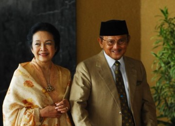 Ainun Habibie bersama BJ Habibie