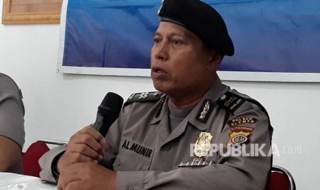 Aiptu Almunir, satu dari tiga petugas Kepolisian peringkus pelaku serangan di Gereja Santa Lidwina, saat ditemui di Polda DIY.  Pria asli Bantul tersebut saat ini dinas di Polsek Gamping, Kabupaten Sleman, DIY. Senin (12/2).