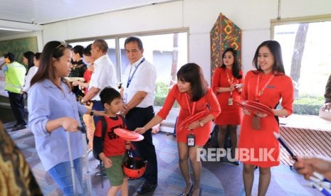 Air Asia Philippines resmi beroperasi di Bandara Soekarno-Hatta mulai Selasa (9/1) ini. Penerbangan ini rencananya akan menjalani rute Manila - Jakarta dan sebaliknya. 