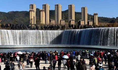 Air terjun buatan manusia di Cina