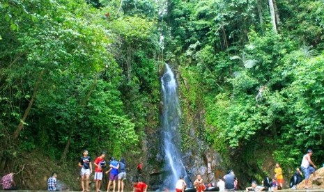 air terjun Sihobuk