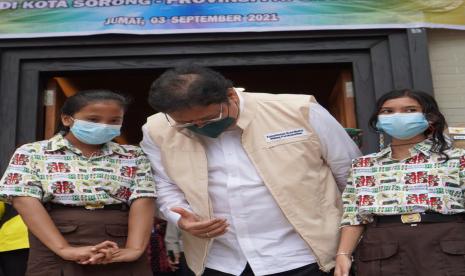 Airlangga Cek Penanganan Covid-19 di Papua Barat