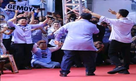 Ajudan Menhan Prabowo, Mayor Inf Teddy Indra Wijaya dilaporkan ke Bawaslu.