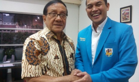 Akbar Tanjung dan Ketua Umum KNPI Taufan E.N Rotorasiko.