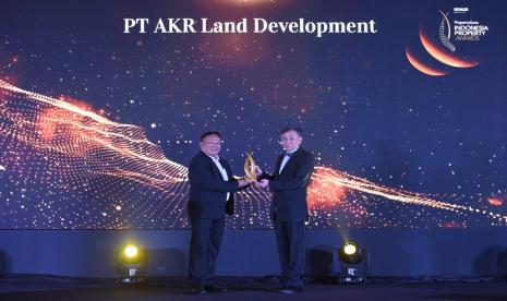 AKR Land telah membuktikan komitmen tersebut dengan menyabet 3 penghargaan bergengsi dalam ajang The PropertyGuru Indonesia Property Awards 2021, yang diadakan di Hotel Ritz Carlton Pacific Place, Jakarta, pada Senin (29/11) lalu.