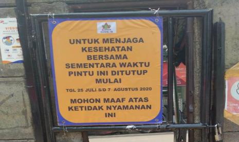 Akses warga Kelurahan Menteng Atas ke Kuningan ditutup pengelola Apartemen Taman Rasuna pada Selasa (28/8).