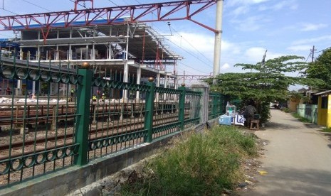 Akses warga tertutup dari dan menuju Stasiun Tambun Bekasi