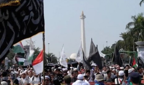 Aksi 287 di Monas, Jumat (28/7).