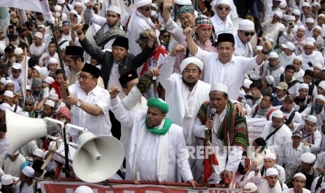 Aksi bela Alquran yang sudah dilakukan massa pada 4 November 2016 diprediksi masih bisa terjadi lagi jika pemerintah abai dengan keinginan masyarakat.