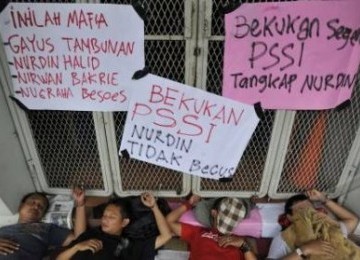 Aksi blokir kantor PSSI