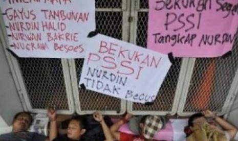 Aksi blokir kantor PSSI