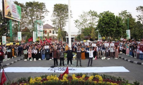 Aksi dukungan terhadap KPK yang dilakukan civitas akademika Universitas Aisyiyah (Unisa) Yogyakarta.