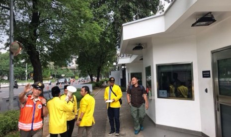 Aksi Gerakan Mahasiswa Kosgoro di depan Kedutaan Besar Amerika Serikat, Jakarta, Kamis (14/12).